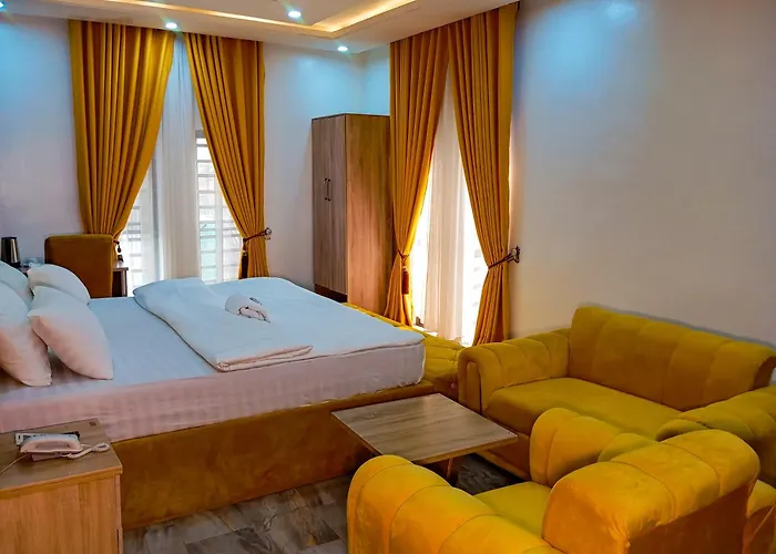 Joebrown Palace Hotel & Suite